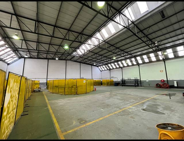 1,040M² WAREHOUSE TO LET IN KILLARNEY GARDENS